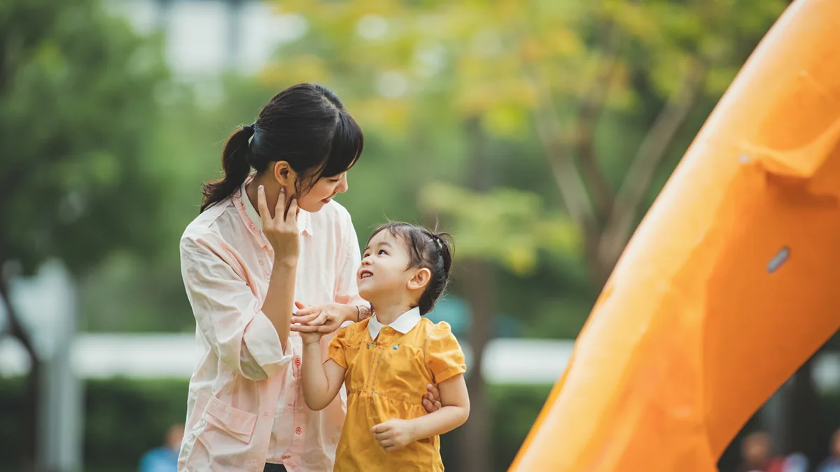중국어로 "엄마 말 잘 들어" — 听妈妈的话 (tīng māma de huà)