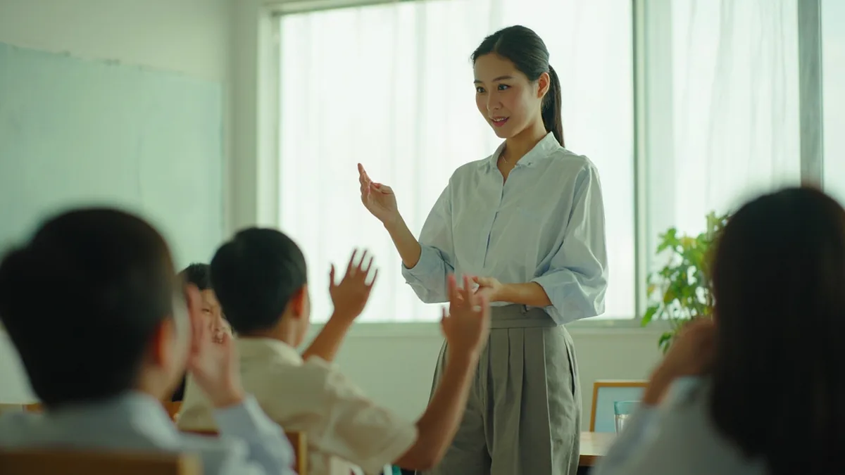중국어로 "일어서" — 站起来 (zhàn qǐlai)