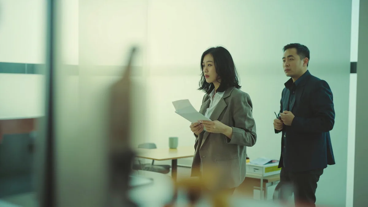 중국어로 "내부적으로 논의해 볼게요" — 我们内部讨论一下 (wǒmen nèibù tǎolùn yīxià)