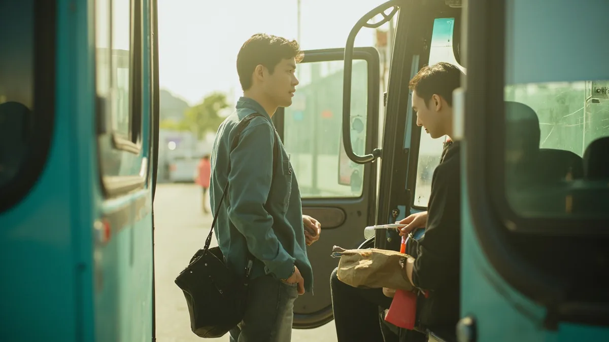 중국어로 "몇 시에 출발해요" — 几点出发？ (jǐ diǎn chūfā?)
